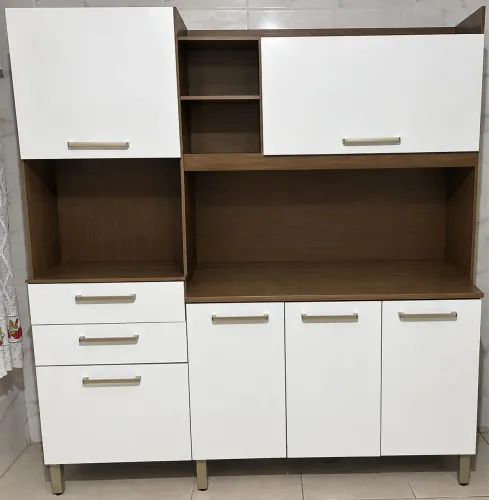 Vende-se esse armário de cozinha
