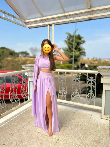 Conjunto de cropped e saia longa para festa
