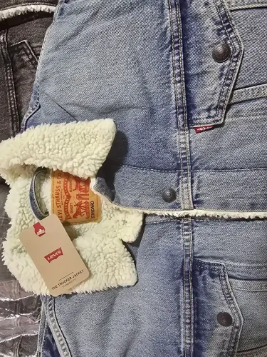 Jaqueta Levi's® Type 3 Sherpa Trucker - Novas - Originais