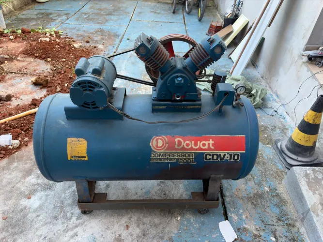 Compressor de Ar Douat CDV-10 Antigo 200 Litros