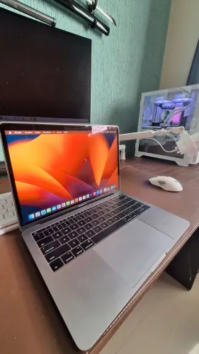 macbook pro 13 i7 16gb