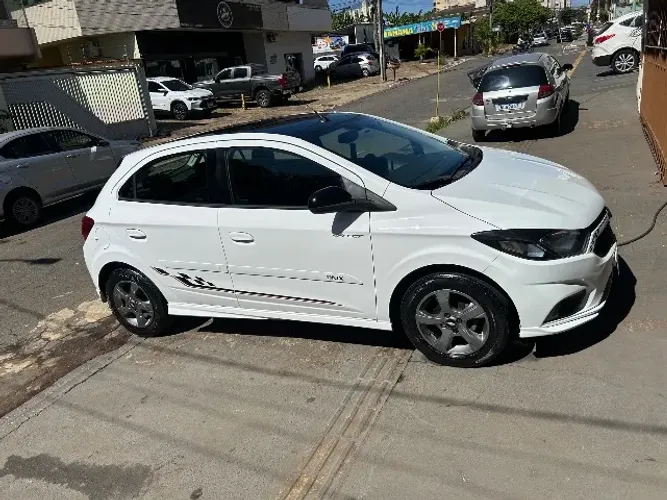 Chevrolet Onix Hatch Effect 1.4 8V Flex Mec. 4P 2018