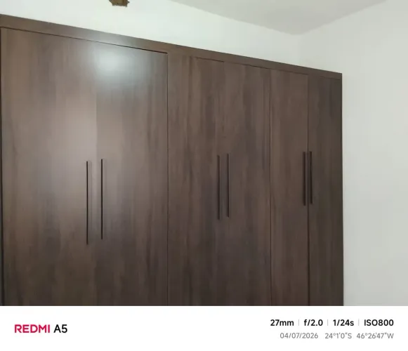 Guarda roupa de 6 portas