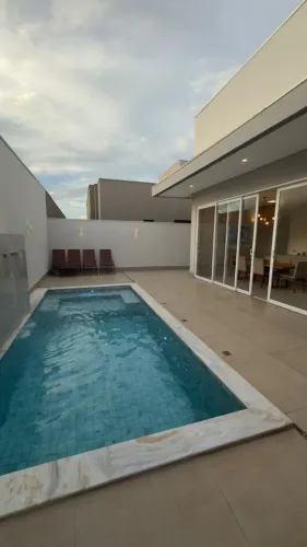CASA TÉRREA PORTEIRA FECHADA NO FLORAIS DA MATA-VG COM 3 SUÍTES E ESCRITÓRIO