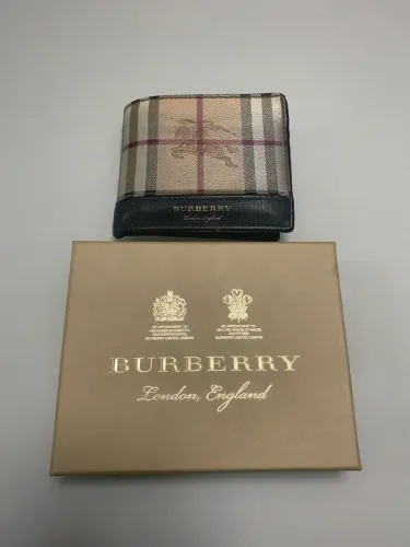 Carteira Burberry Clássica - Original