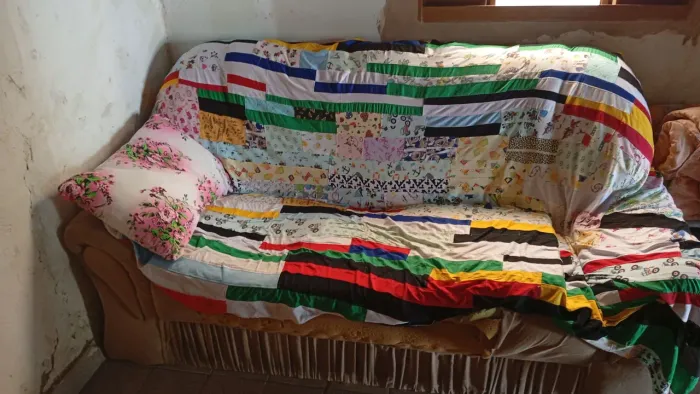 Sofá pra quem quiser reforma ou usa como está 