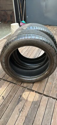 Pneus aro 17 215 / 50