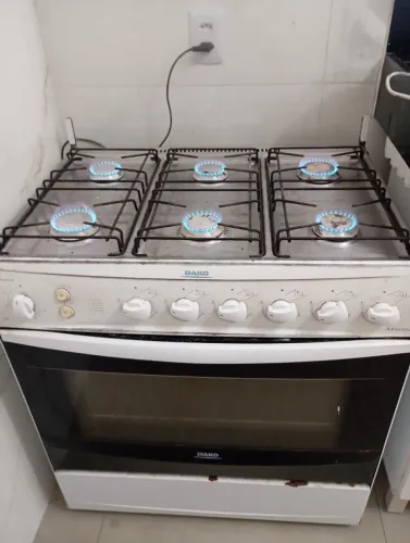 Fogão Dako 6 Bocas Automático com Formo Excelente Chama forte Todo Funcionando
