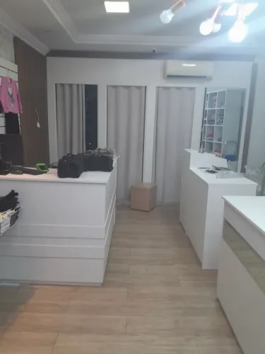 Vendo móveis para loja