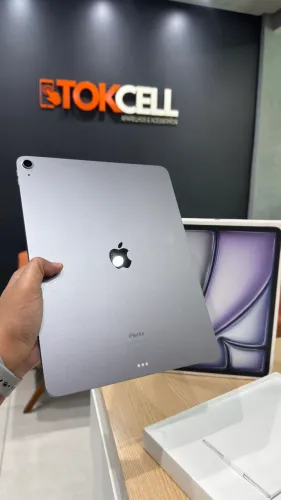 iPad Air 13 Pol. Chip M2 256gb Wi-Fi Seminovo Garantia Loja Física 