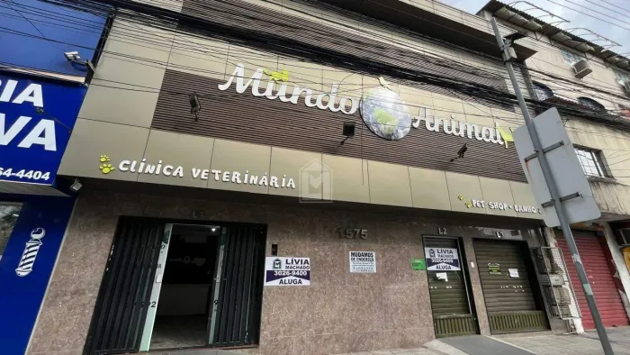 A Lívia Machado aluga loja comercial ampla na avenida central em Laranjeiras - Serra/ES