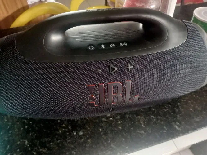 Caixa de som JBL bombox 4