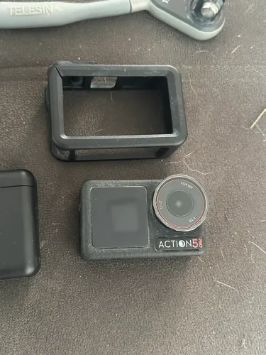Dji Osmo Action 5 Pro Adventure Combo + acessórios