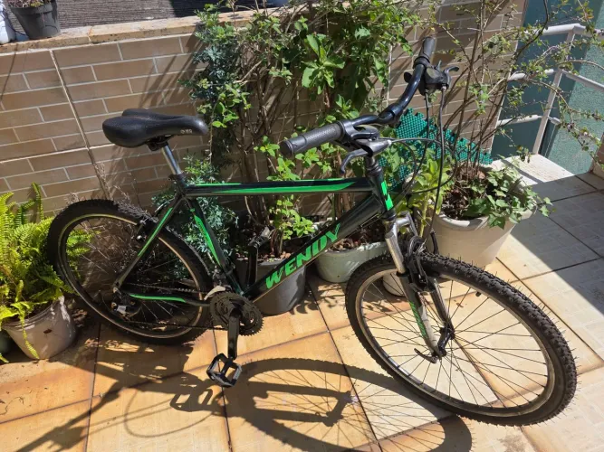 Bike aro 26, 18v quadro em alumínio como nova!