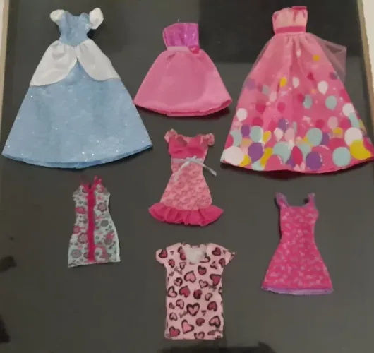 Barbie lote de vestidos - princesas, de filme,aniversário