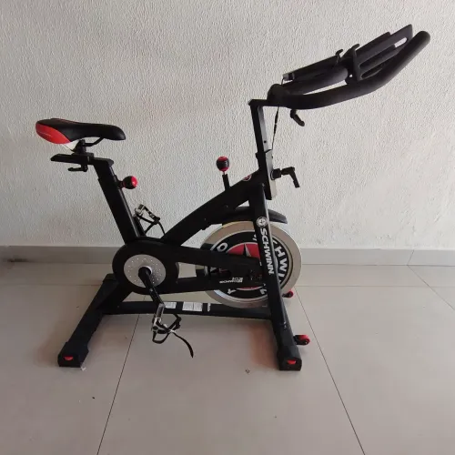 Bicicleta Ergométrica/Spinning Profissional Schwinn IC3/IC7 com Nota Fiscal de compra