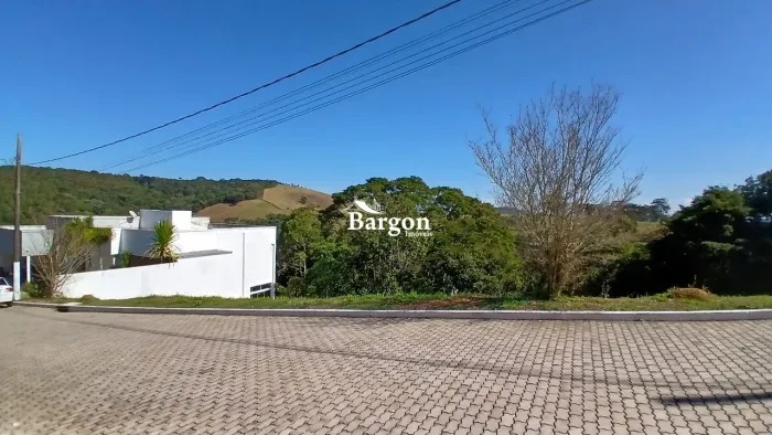 Lote com 657m² à venda no Condominio Fechado Residencial Bosque do Lago no Bairro São Pedr