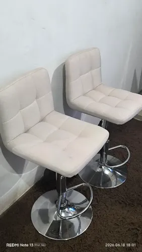 vendo esta duas banquetas 600,00 entrego