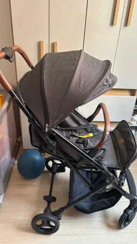 Kit Carrinho de bebê Kira Galzerano + almofada redutora + Bebê conforto+Base bebê conforto