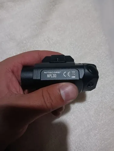 Lanterna tática npl30 nitecore 1200 lumes