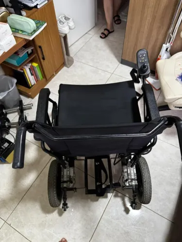 Cadeira de rodas motorizada seminova