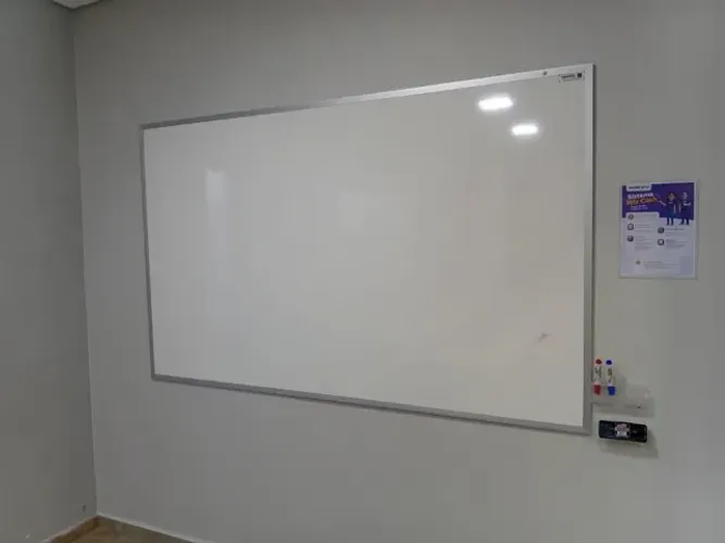 Quadro Branco (LousaTec) com Moldura de Alumínio - 120cm x 200cm