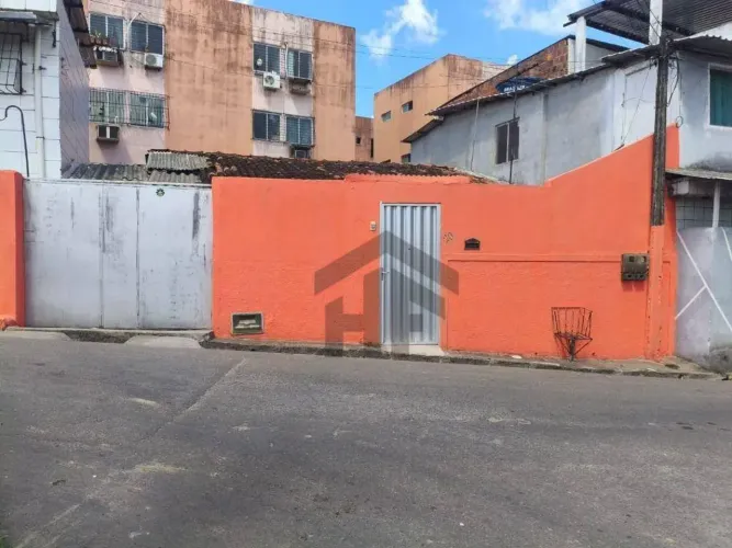 Duas casas separadas, no terreno de 96m², localizada em Vasco da Gama, Recife - Pernambuco