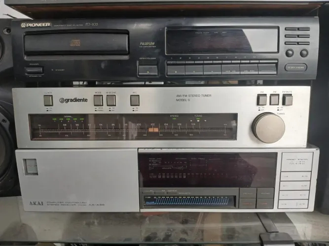 Tuner Gradiente AM/FM Model 9
