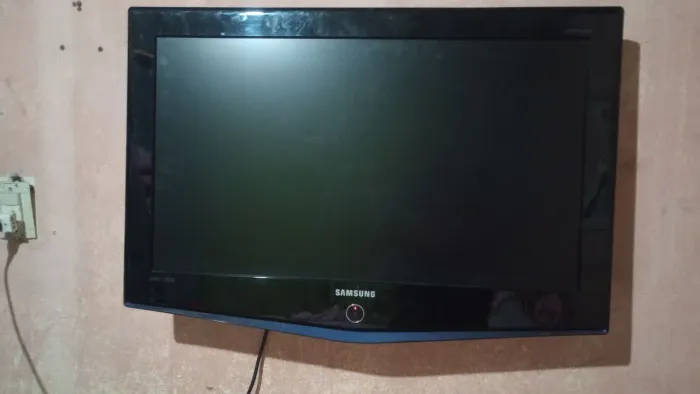 Vendo Tv Samsung mais não e smart 