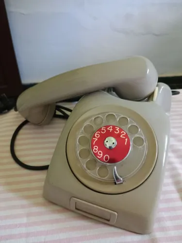 Telefone antigo 