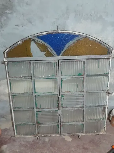 Janela de aço com vidro