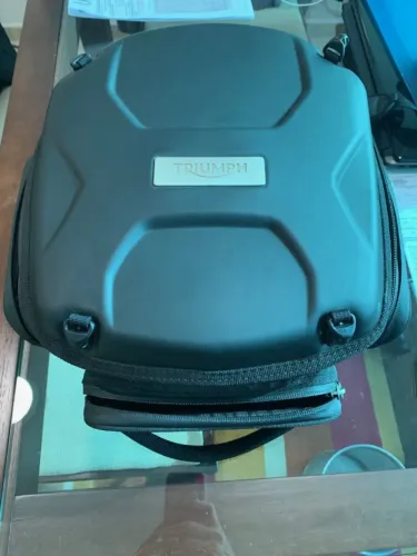 Bagageiro de Tanque Triumph Tiger 800 original e muito novo