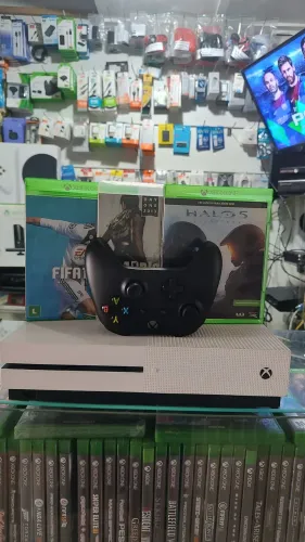 Xbox one S 1TB + 1 controle + 3 jogos ( loja física somente )