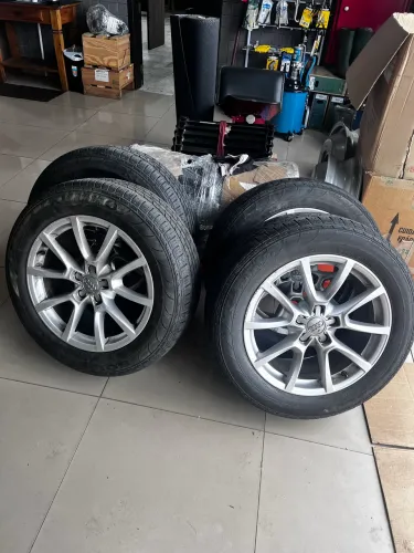 Vendo aro 18 furação 5 x 112 audi