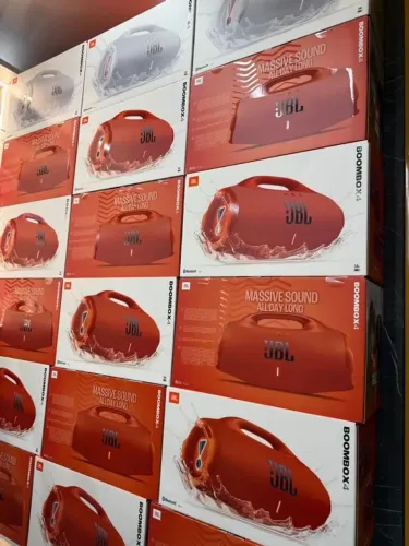 Boombox 4 Laranja e Branca e Preta(2.899)
