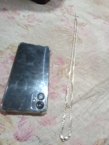 Troco telefone ,prata , e bicicleta em outro aparelho bom