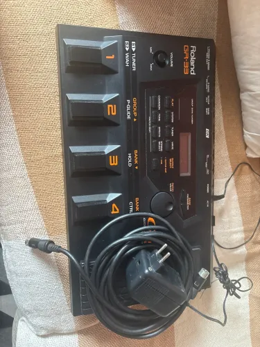 ROLAND- GR-33