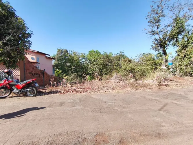 Lote próximo ao centro Setor: Jardim Petrópolis Ceres Go, perto da Igreja Presbiteriana