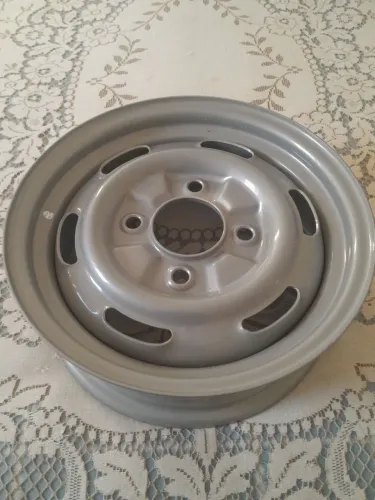 VENDO 1 RODA DE FERRO ORIGINAL DA VOLKSWAGEN ARO 14 PRA CARRO BRASÍLIA FUSCA VARIANT