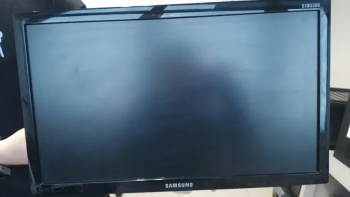 Monitor 19" Samsung S19D300HY