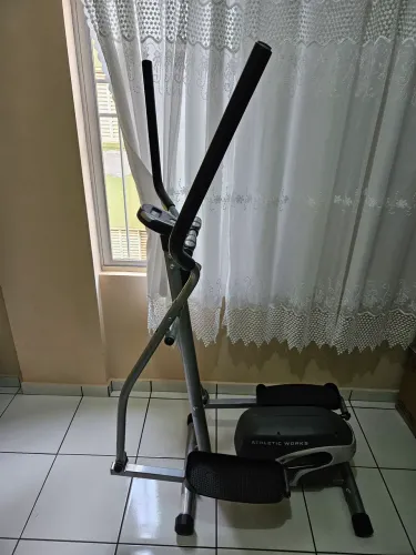 Simulador de caminhada elíptico