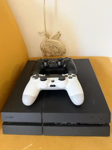 VENDO PLAYSTATION 4 