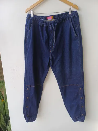 Calça jeans tam 52