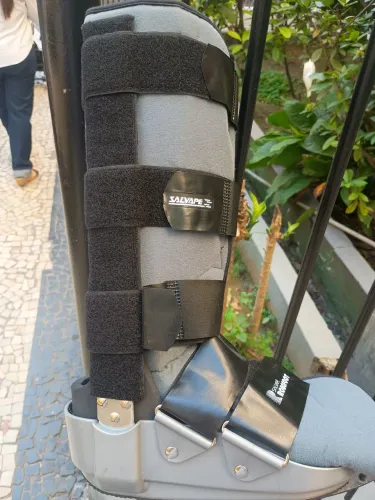 BOTA MODELADORA 350 SEMI NOVA