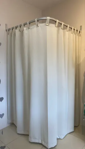 Vende suporte super resistente e a cortina, usados apenas um mês 