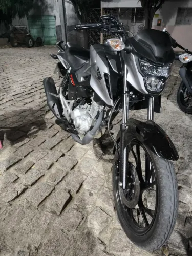 Vende-se Fan 160 2026 apenas 2.600 km rodados