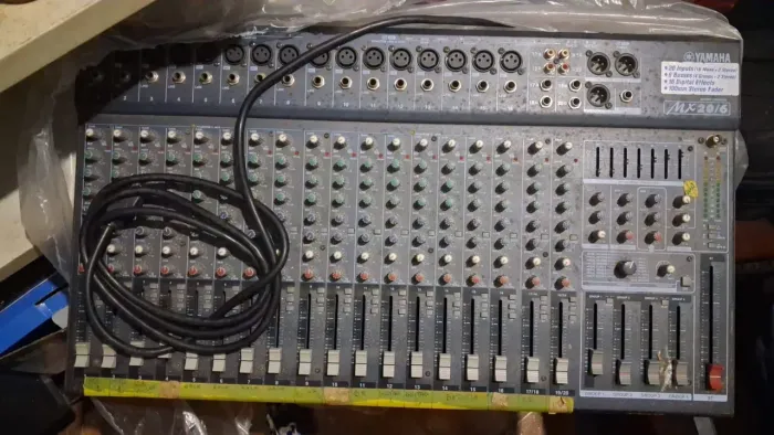 Mesa de som Yamaha MX 20/6