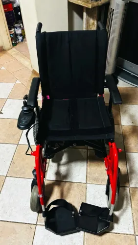 Cadeira de rodas motorizada Ortobrás