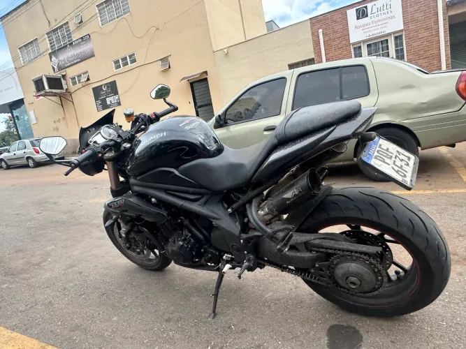 Triumph 1050i