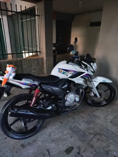 Vendo fazer 150 2014 acabou de fazer motor